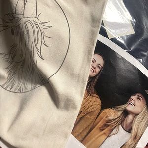 NWT Rare Alicia Adam’s navy 
alpaca throw with bag included